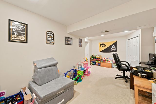 25 E Wilson Avenue, Lombard, IL 60148