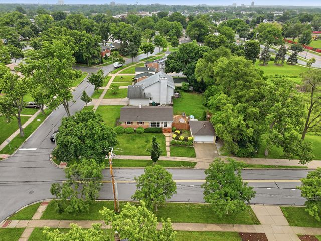 25 E Wilson Avenue, Lombard, IL 60148