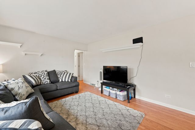 25 E Wilson Avenue, Lombard, IL 60148