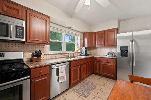 25 E Wilson Avenue, Lombard, IL 60148