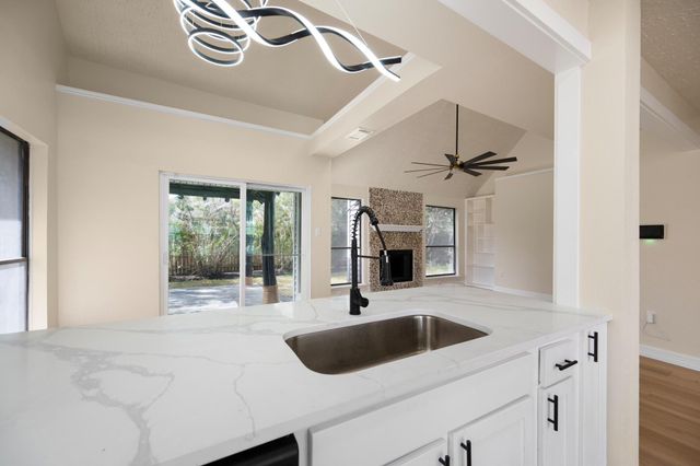 6900 Foxcroft Lane, Humble, TX 77338