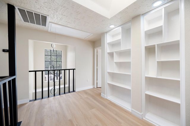 6900 Foxcroft Lane, Humble, TX 77338