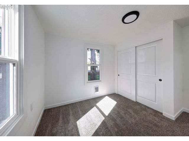 2814 Se 145TH Ave, Portland, OR 97236