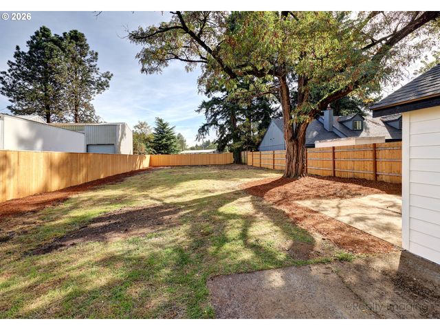 2814 Se 145TH Ave, Portland, OR 97236