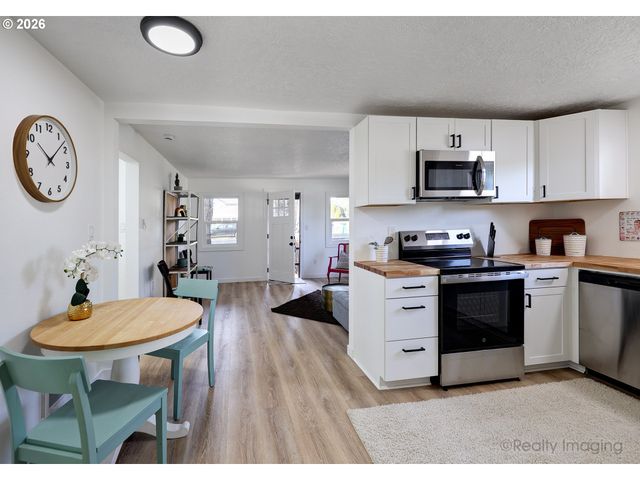 2814 Se 145TH Ave, Portland, OR 97236
