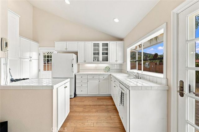 27383 Oak Summit, Agoura Hills, CA 91301