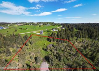 720 Westwood Avenue, Homer, AK 99603