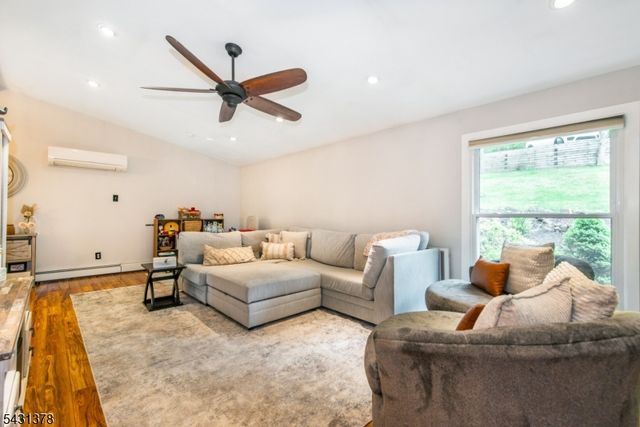 32 Foremost Mountain Rd, Montville Twp., NJ 07082