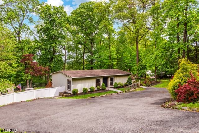 32 Foremost Mountain Rd, Montville Twp., NJ 07082