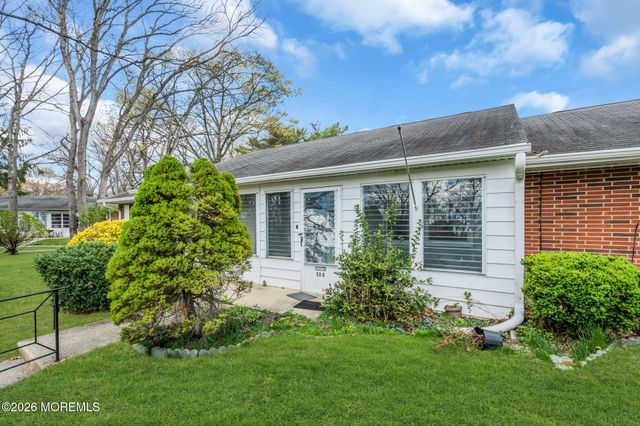 50B Cambridge Court 100b, Lakewood, NJ 08701