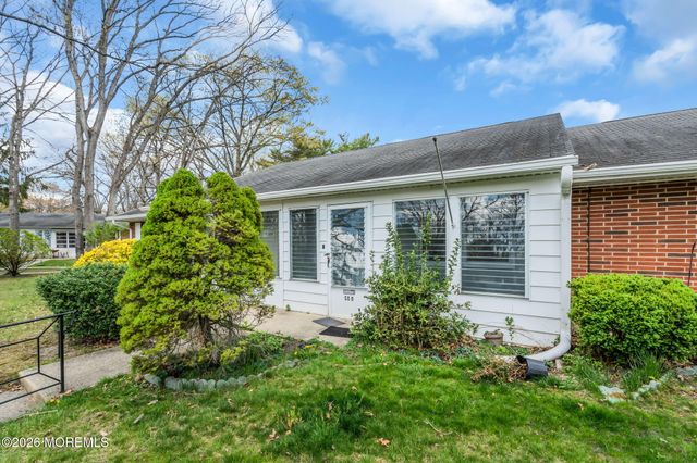 50B Cambridge Court 100b, Lakewood, NJ 08701