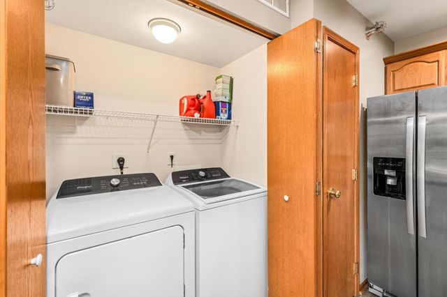 701 SE Dovetail Road 7, Grimes, IA 50111