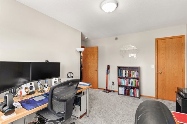 701 SE Dovetail Road 7, Grimes, IA 50111