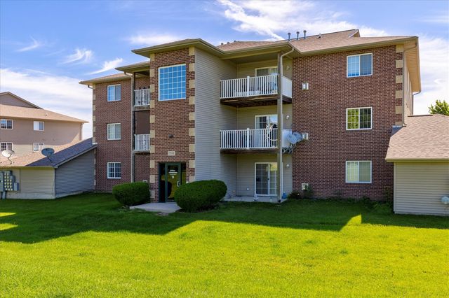 701 SE Dovetail Road 7, Grimes, IA 50111