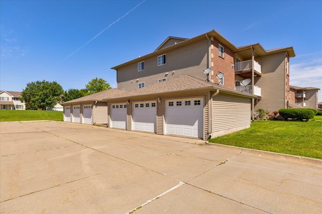 701 SE Dovetail Road 7, Grimes, IA 50111