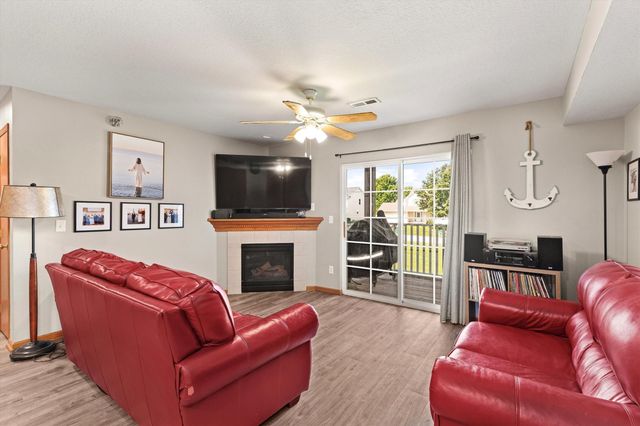 701 SE Dovetail Road 7, Grimes, IA 50111