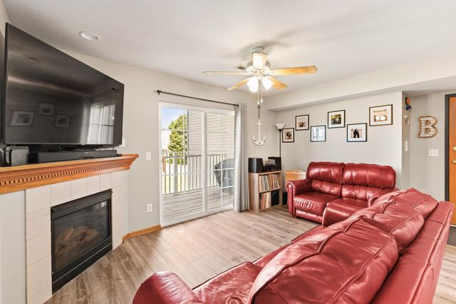 701 SE Dovetail Road 7, Grimes, IA 50111