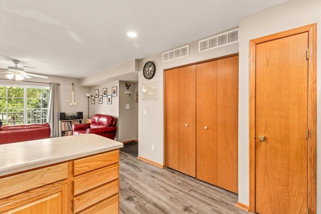 701 SE Dovetail Road 7, Grimes, IA 50111