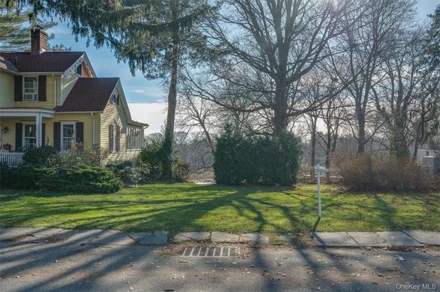 729 Stuart Avenue, Mamaroneck, NY 10543