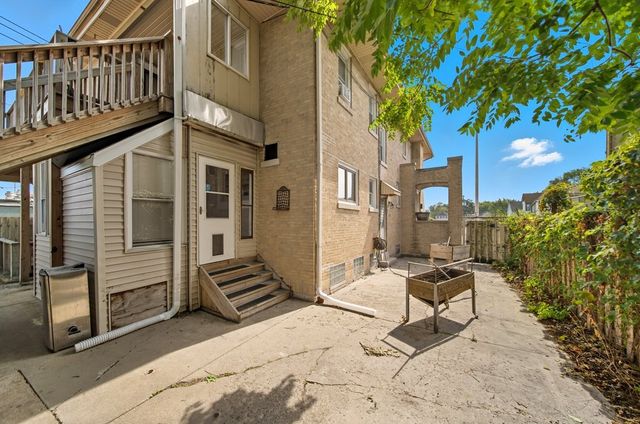 2418 Burr Oak Avenue 1E, Blue Island, IL 60406