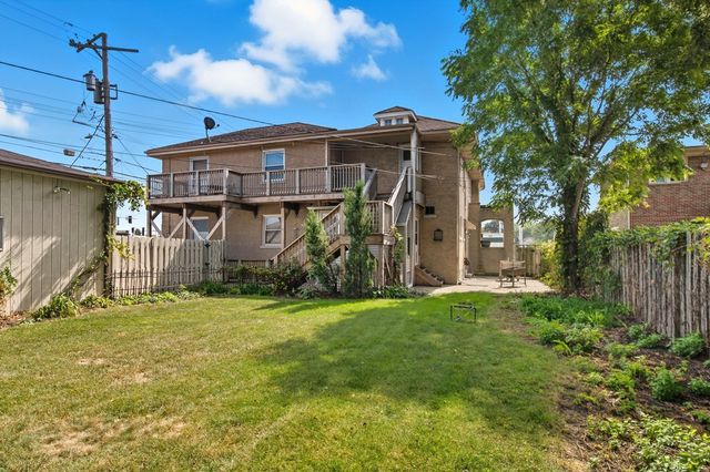 2418 Burr Oak Avenue 1E, Blue Island, IL 60406