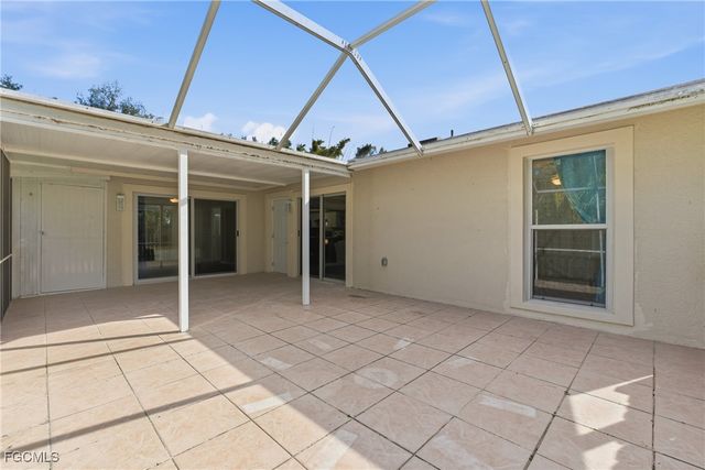 5801 Crystal Lake LN 101, North Fort Myers, FL 33917