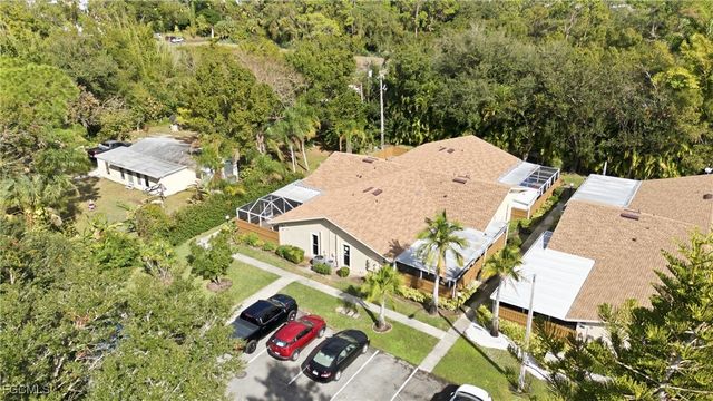 5801 Crystal Lake LN 101, North Fort Myers, FL 33917