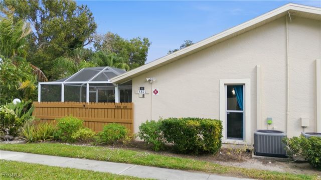 5801 Crystal Lake LN 101, North Fort Myers, FL 33917