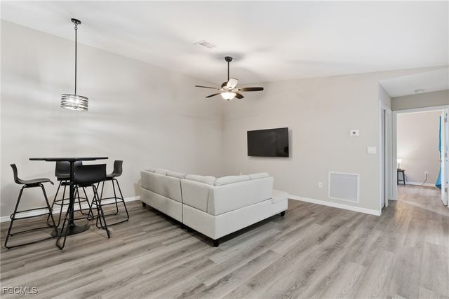 5801 Crystal Lake LN 101, North Fort Myers, FL 33917