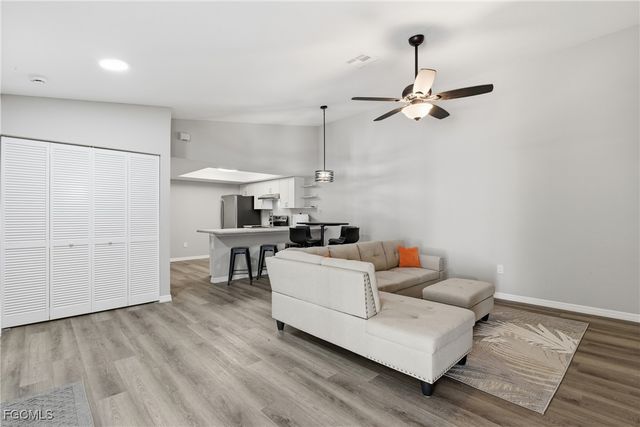 5801 Crystal Lake LN 101, North Fort Myers, FL 33917