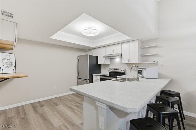 5801 Crystal Lake LN 101, North Fort Myers, FL 33917