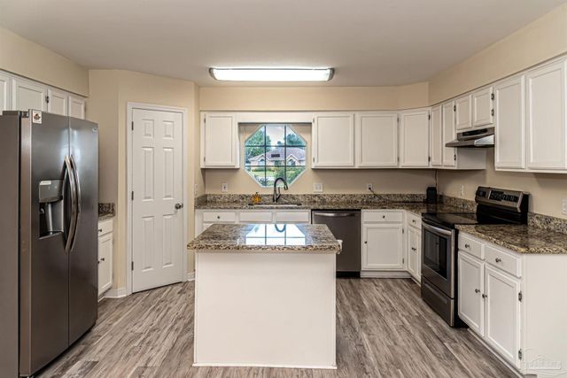 2528 Tarkiln Oak Cir, Pensacola, FL 32506