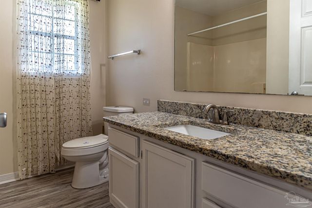 2528 Tarkiln Oak Cir, Pensacola, FL 32506