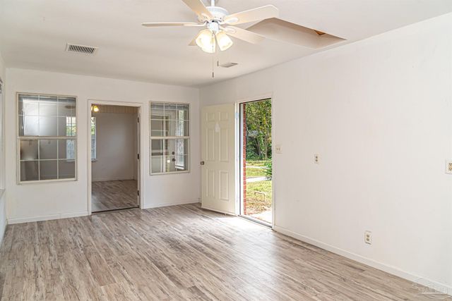 2528 Tarkiln Oak Cir, Pensacola, FL 32506