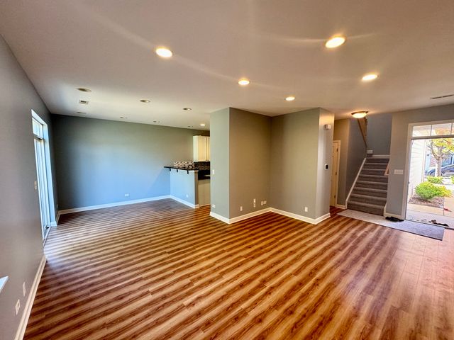 423 ACUSHNET Street 423, Elgin, IL 60124