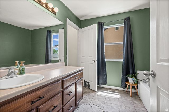 8848 N FRANKLIN DR, Eagle Mountain, UT 84005