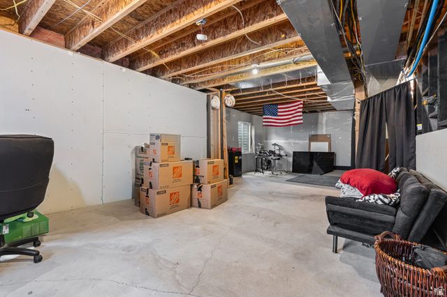 8848 N FRANKLIN DR, Eagle Mountain, UT 84005