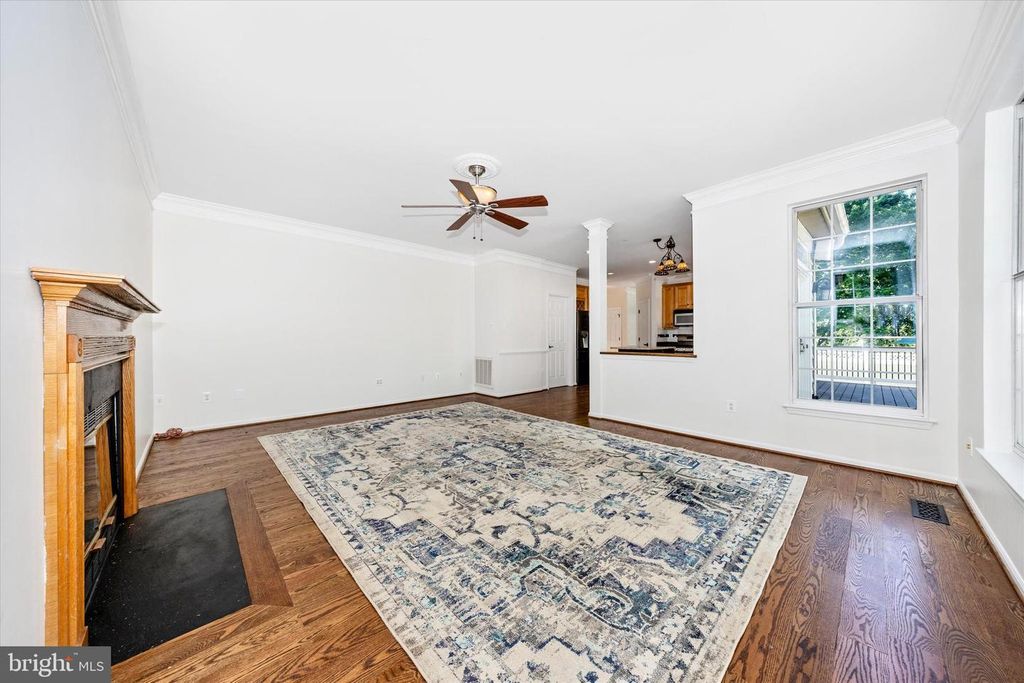 Image 15 of property listing at 803 APACHE CT, Frederick, MD 21701