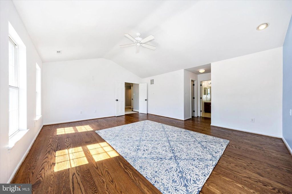 Image 17 of property listing at 803 APACHE CT, Frederick, MD 21701