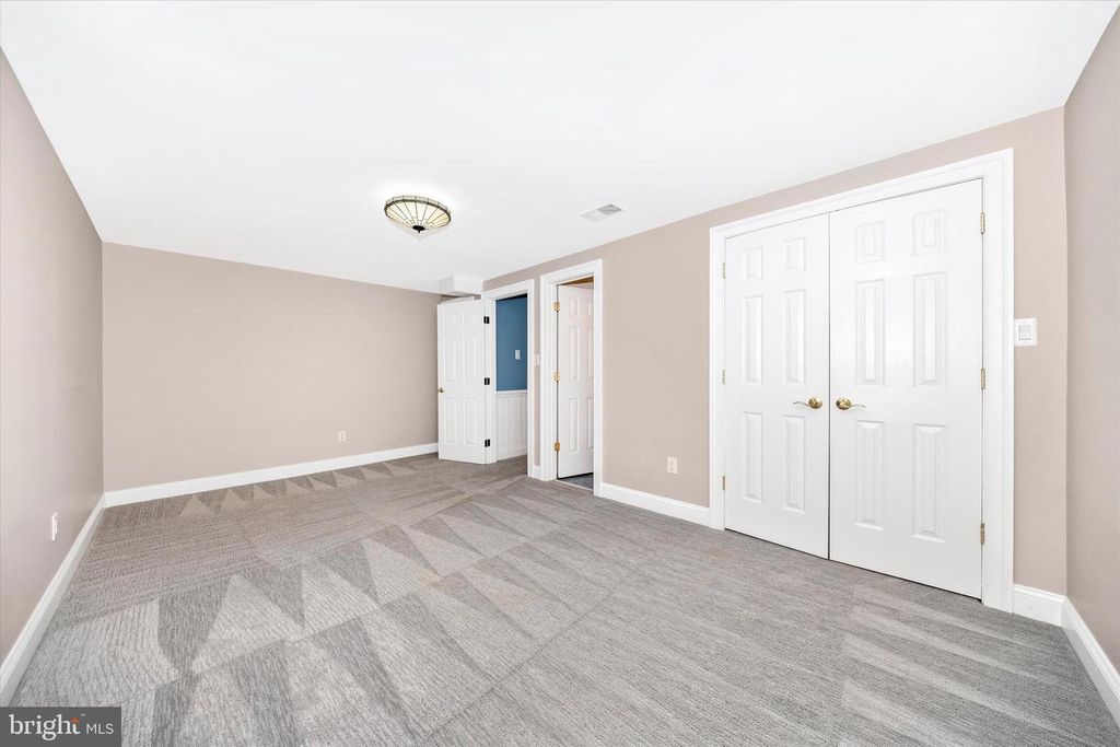 Image 32 of property listing at 803 APACHE CT, Frederick, MD 21701