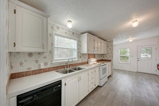 107 Long Shadow DR, Bastrop, TX 78602