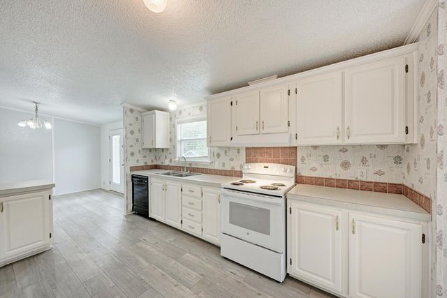 107 Long Shadow DR, Bastrop, TX 78602