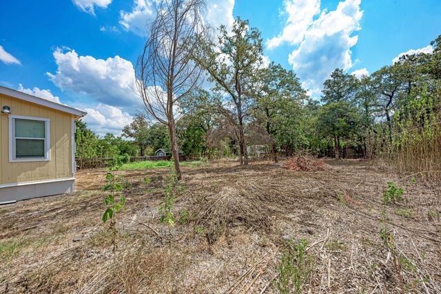 107 Long Shadow DR, Bastrop, TX 78602
