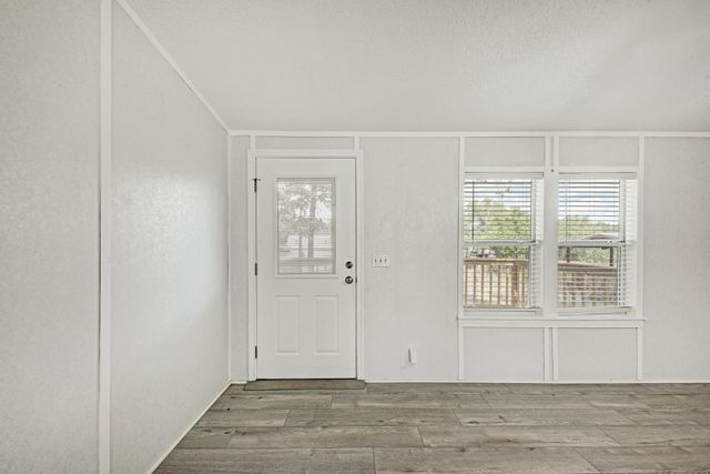 107 Long Shadow DR, Bastrop, TX 78602