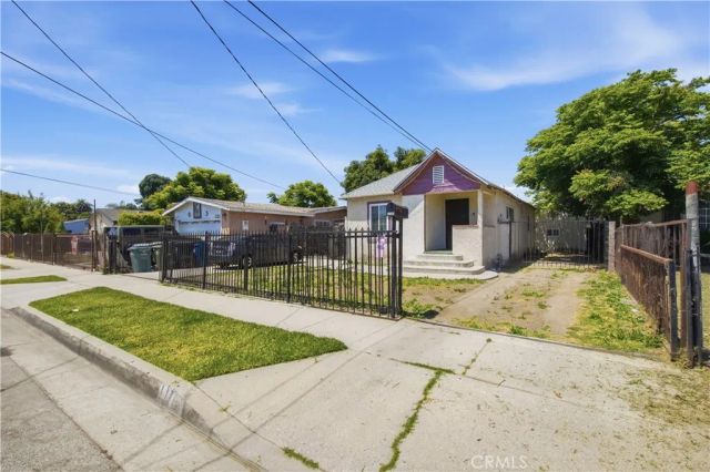 11707 Antwerp Ave, Los Angeles, CA 90059