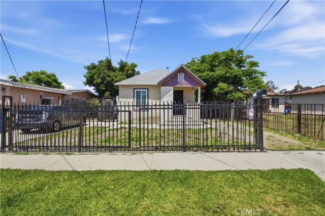 11707 Antwerp Ave, Los Angeles, CA 90059