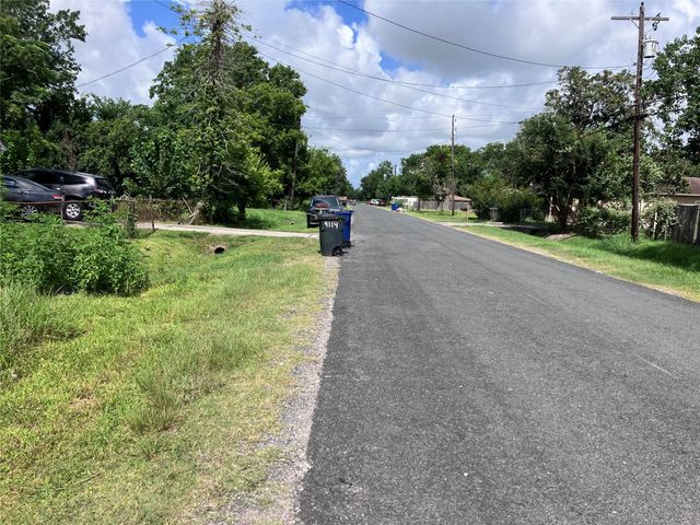 5915 Woodrow Street, Texas City, TX 77591