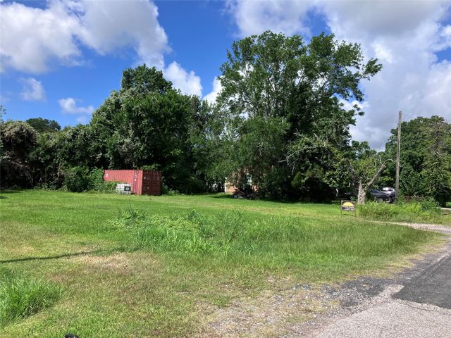 5915 Woodrow Street, Texas City, TX 77591