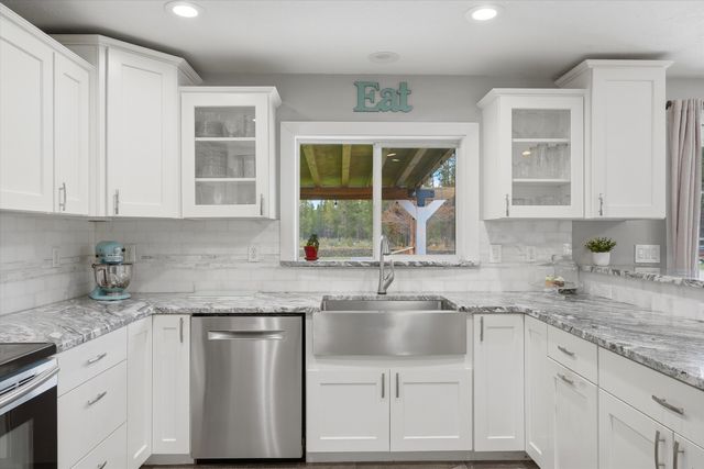 15965 Parkway Drive, La Pine, OR 97739