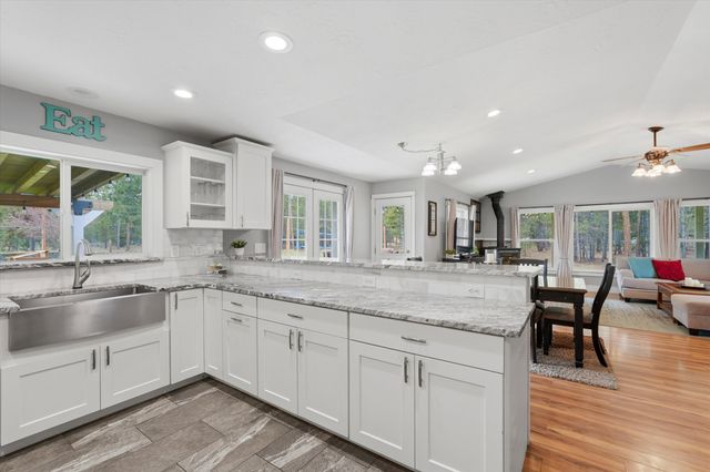 15965 Parkway Drive, La Pine, OR 97739